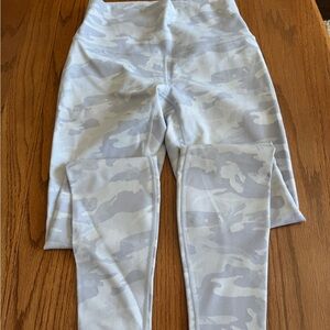 Lululemon Gray/white camo legging